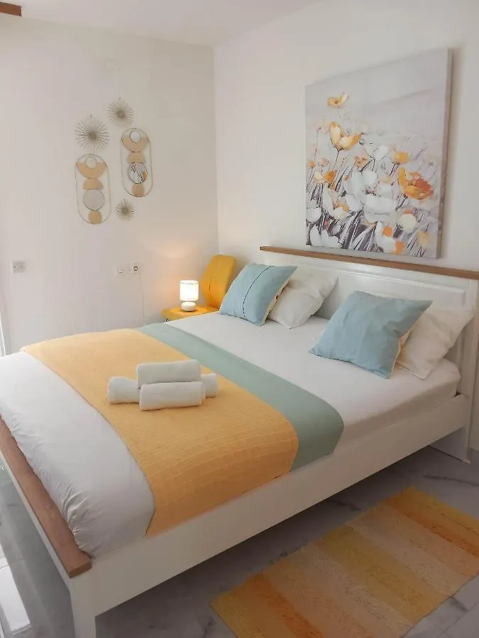 Studio Apartman Marija Petrčane 0*,